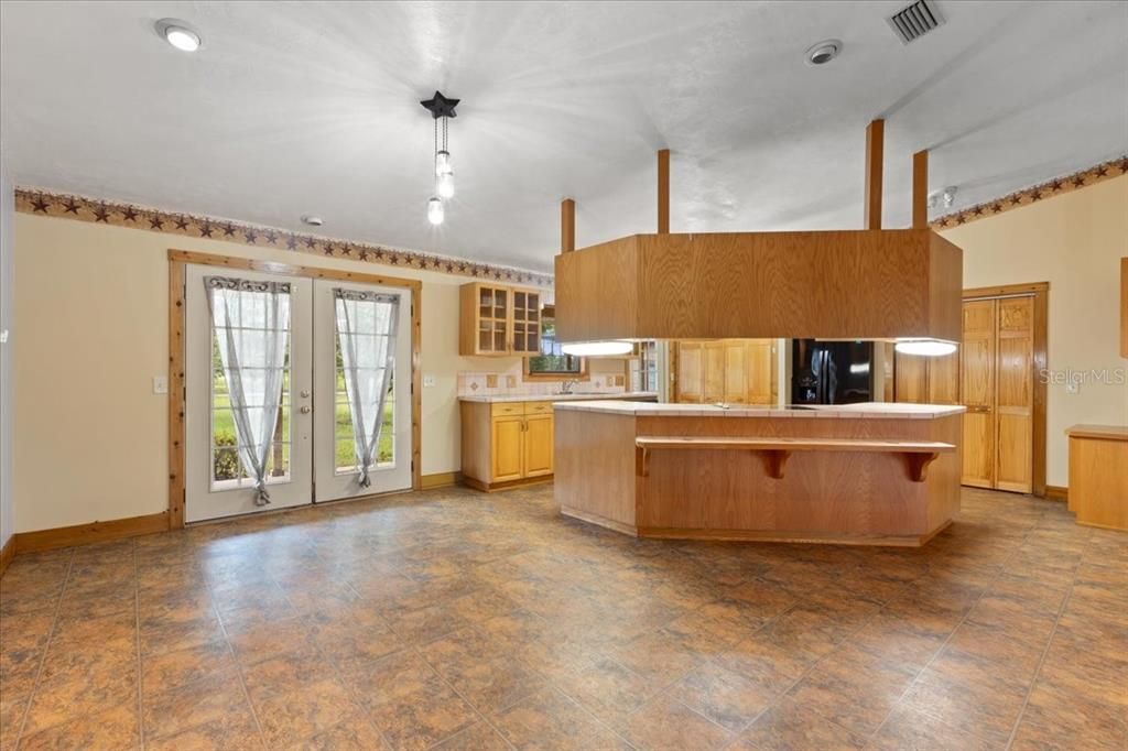 На продажу: $850,000 (4 спален, 3 ванн, 1932 Квадратных фут)