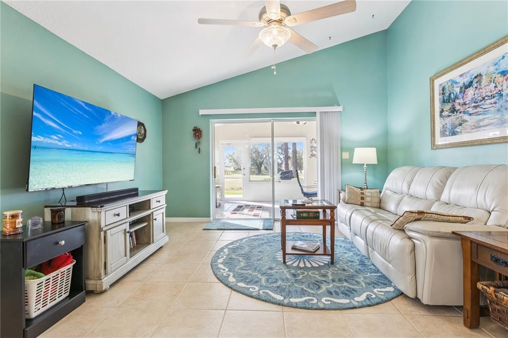 For Sale: $417,500 (3 beds, 2 baths, 2755 Square Feet)