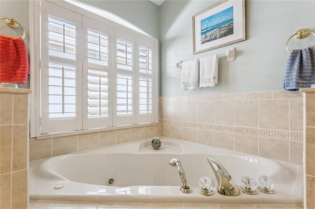 For Sale: $417,500 (3 beds, 2 baths, 2755 Square Feet)