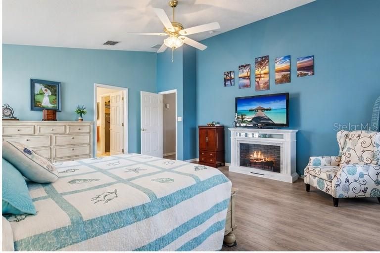 For Sale: $417,500 (3 beds, 2 baths, 2755 Square Feet)