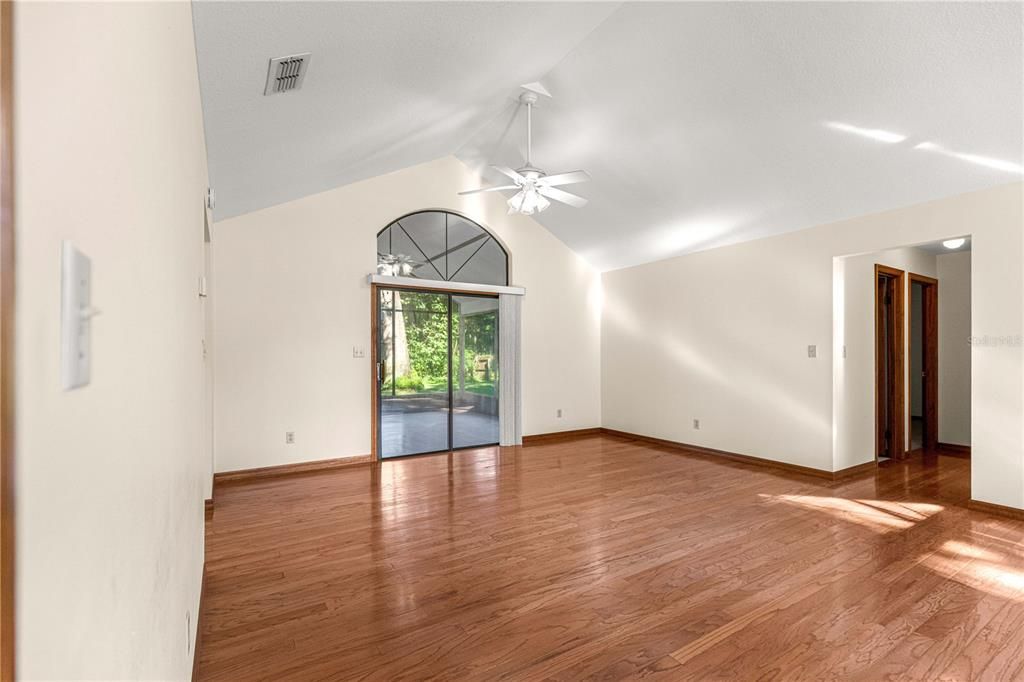 For Sale: $239,900 (3 beds, 2 baths, 1539 Square Feet)