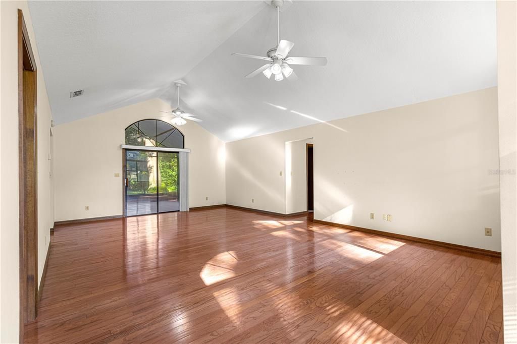 For Sale: $239,900 (3 beds, 2 baths, 1539 Square Feet)