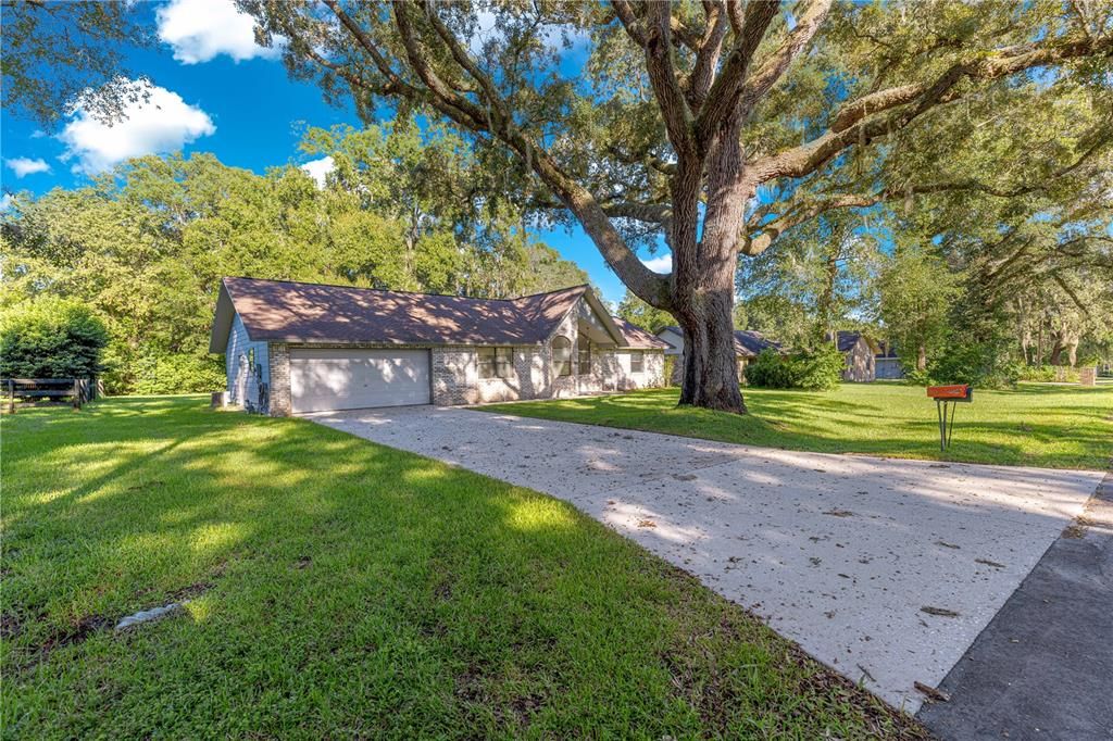 For Sale: $239,900 (3 beds, 2 baths, 1539 Square Feet)
