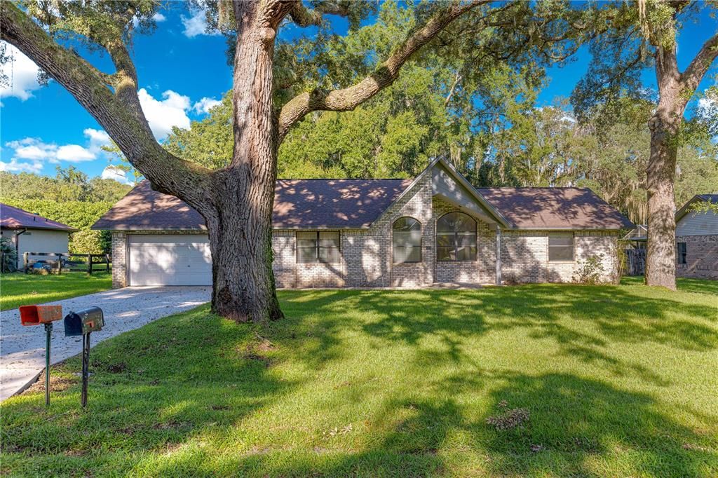 For Sale: $239,900 (3 beds, 2 baths, 1539 Square Feet)