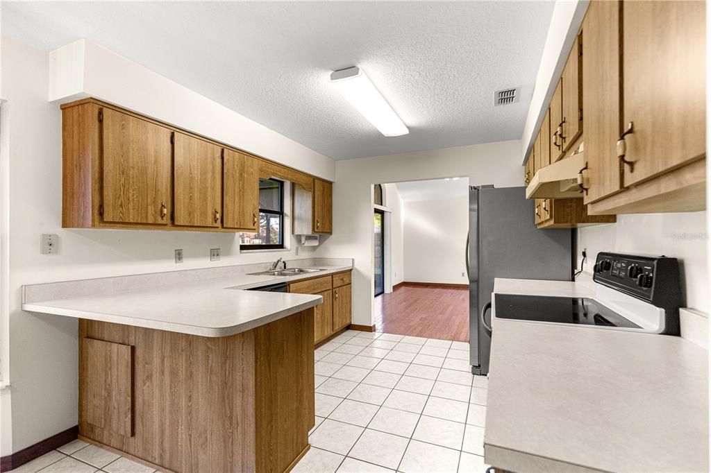 For Sale: $239,900 (3 beds, 2 baths, 1539 Square Feet)