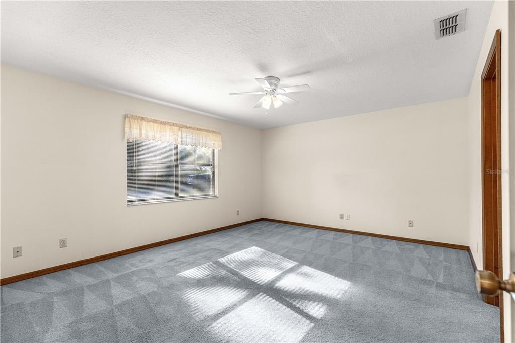 For Sale: $239,900 (3 beds, 2 baths, 1539 Square Feet)
