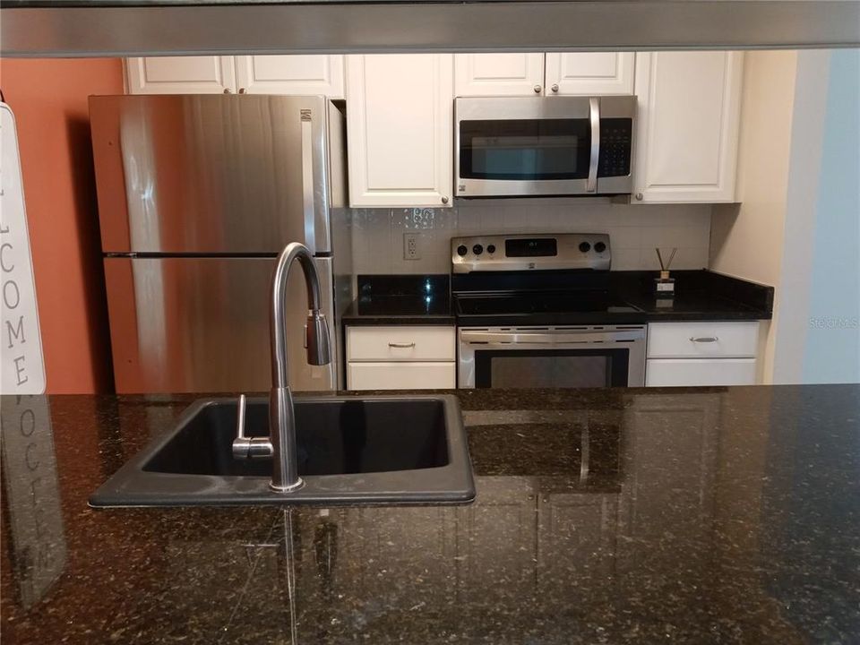 For Rent: $1,595 (2 beds, 2 baths, 998 Square Feet)