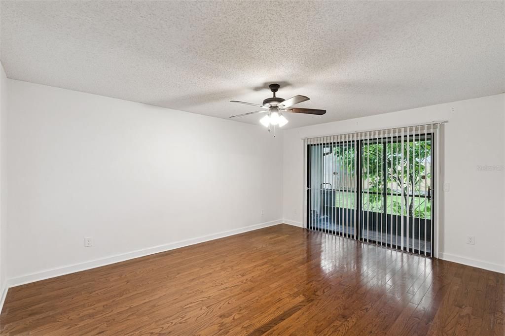 En Venta: $234,900 (2 camas, 2 baños, 1295 Pies cuadrados)