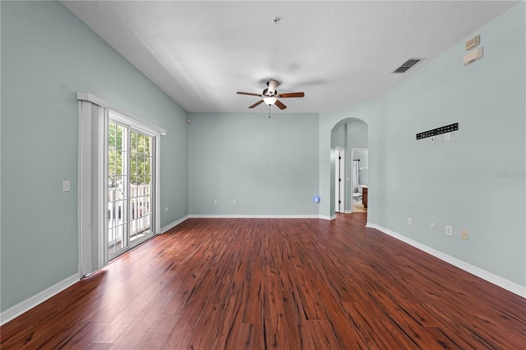 En Venta: $209,900 (2 camas, 2 baños, 1316 Pies cuadrados)