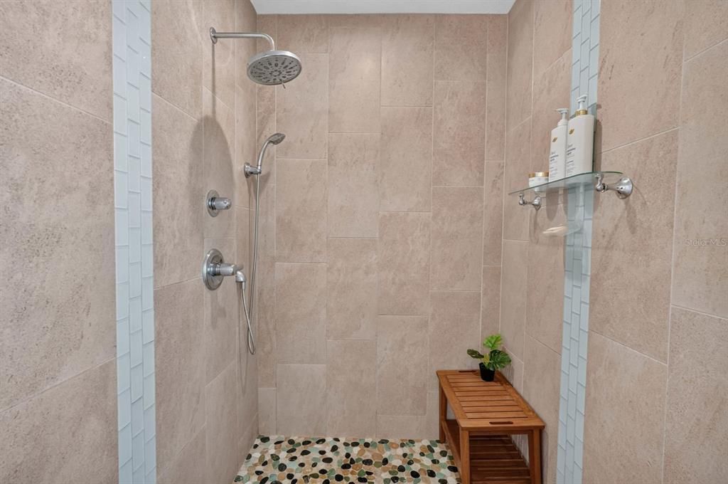 En Venta: $405,000 (3 camas, 2 baños, 1687 Pies cuadrados)