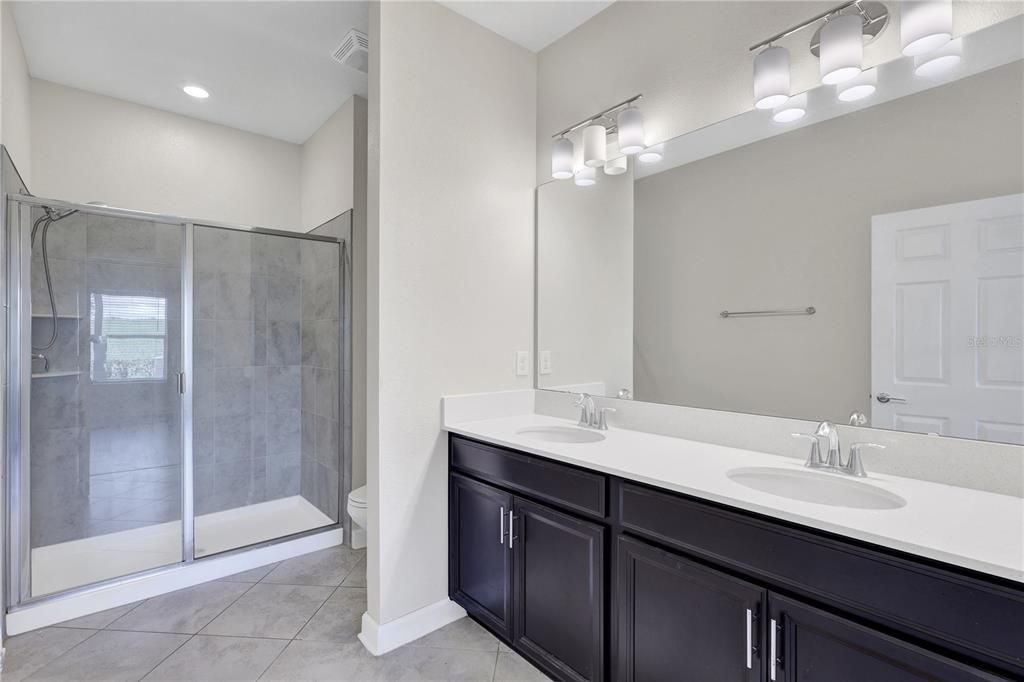 For Sale: $255,000 (2 beds, 2 baths, 1374 Square Feet)