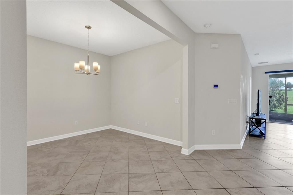 For Sale: $255,000 (2 beds, 2 baths, 1374 Square Feet)