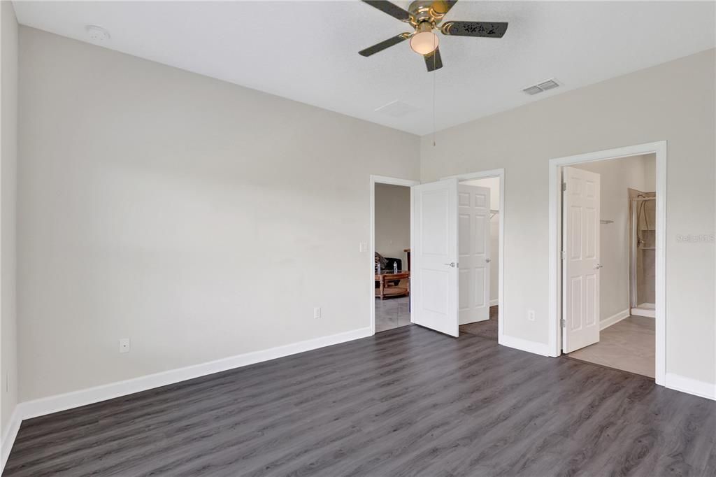For Sale: $255,000 (2 beds, 2 baths, 1374 Square Feet)