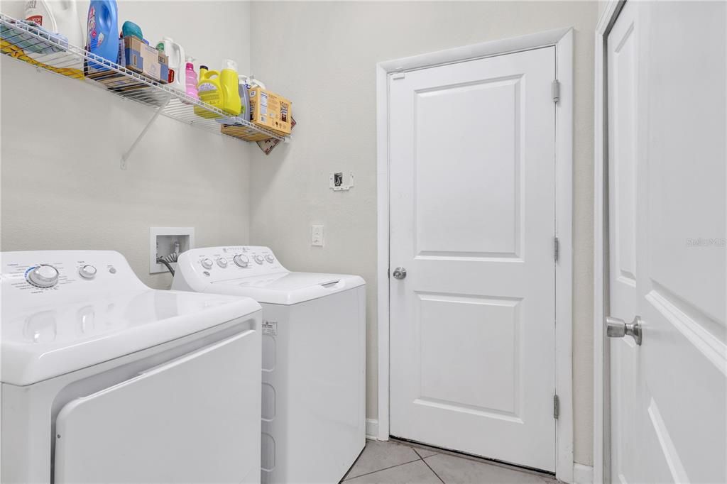 For Sale: $255,000 (2 beds, 2 baths, 1374 Square Feet)
