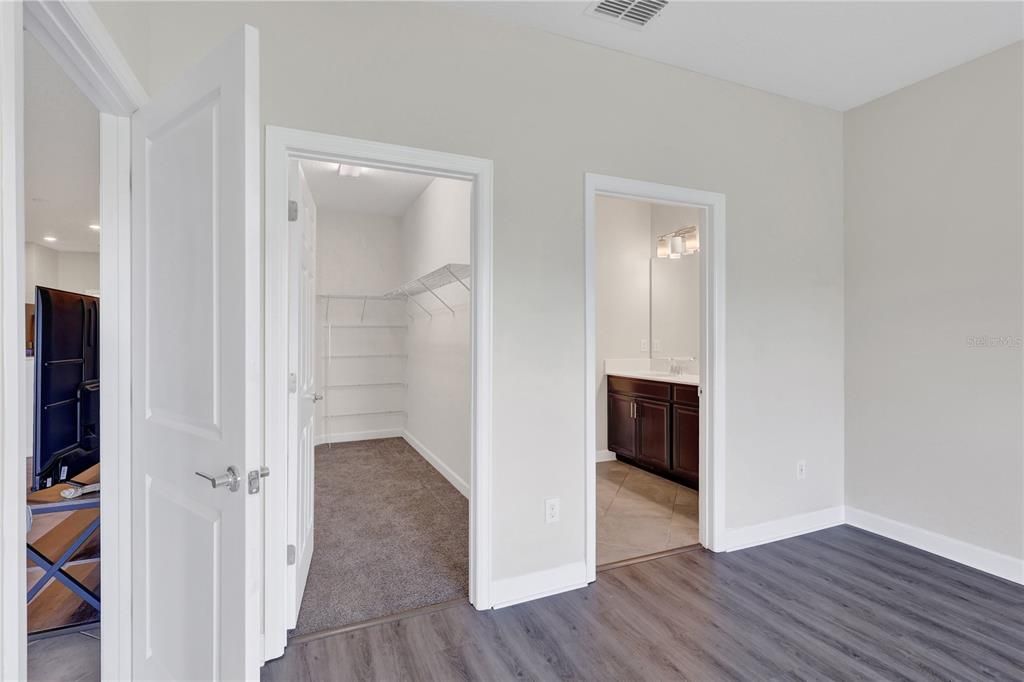 For Sale: $255,000 (2 beds, 2 baths, 1374 Square Feet)