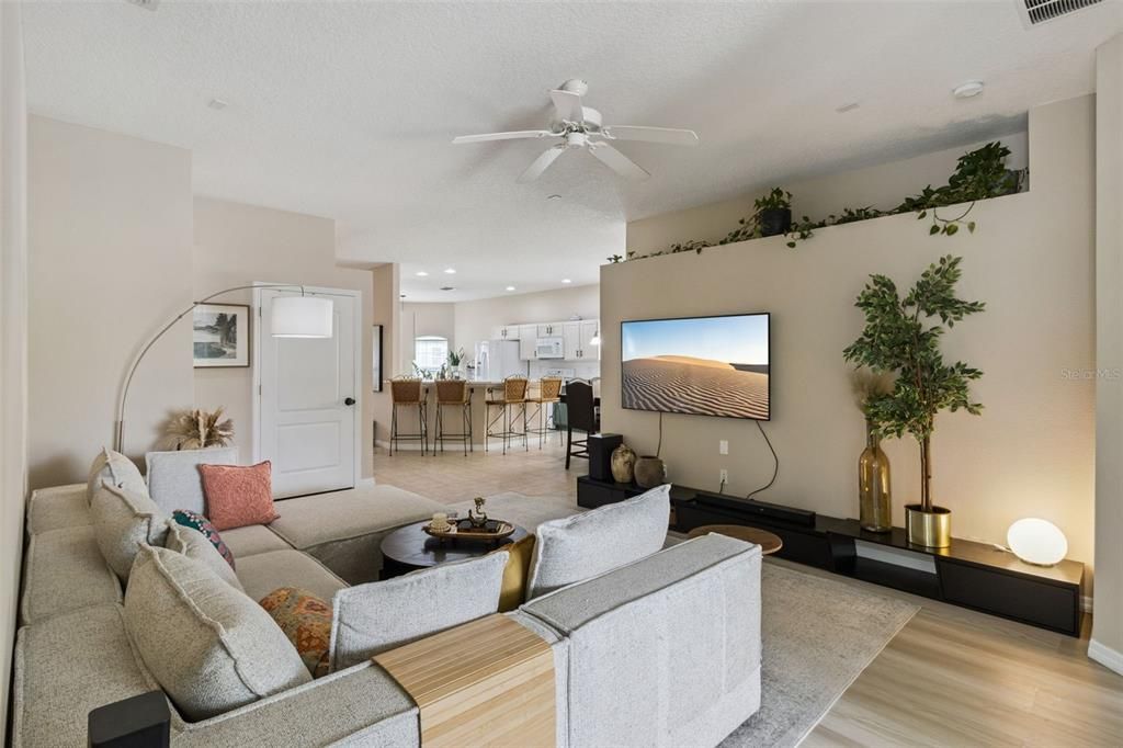 For Sale: $419,924 (4 beds, 3 baths, 1861 Square Feet)