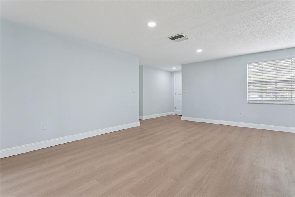 В аренду: $1,600 (2 спален, 2 ванн, 1042 Квадратных фут)
