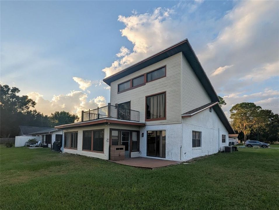 В аренду: $2,050 (3 спален, 2 ванн, 1726 Квадратных фут)