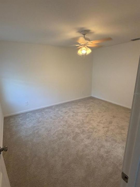En Renta: $2,300 (4 camas, 2 baños, 1985 Pies cuadrados)