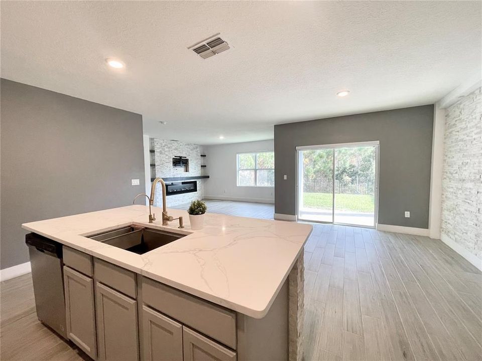 For Sale: $384,900 (4 beds, 2 baths, 1851 Square Feet)