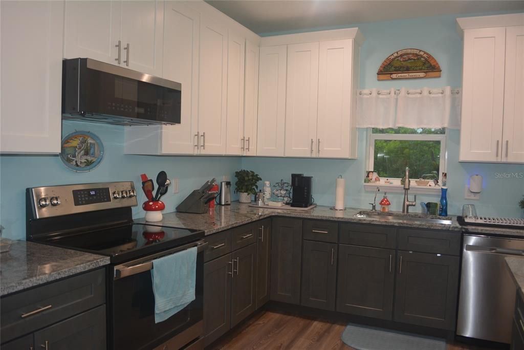 For Sale: $499,900 (3 beds, 2 baths, 1538 Square Feet)