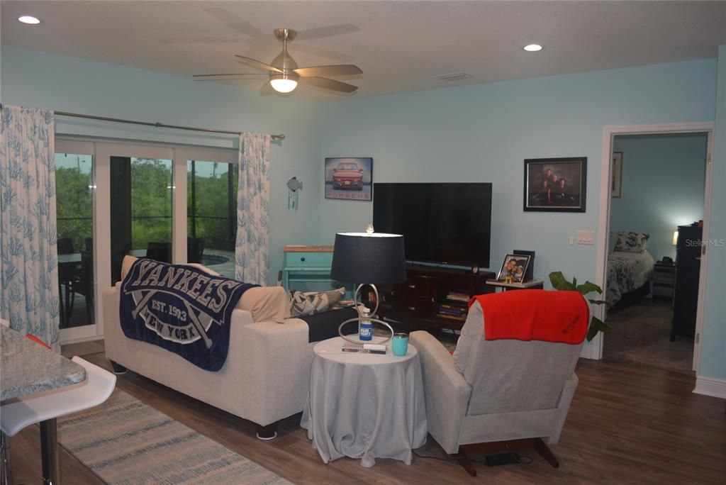For Sale: $499,900 (3 beds, 2 baths, 1538 Square Feet)