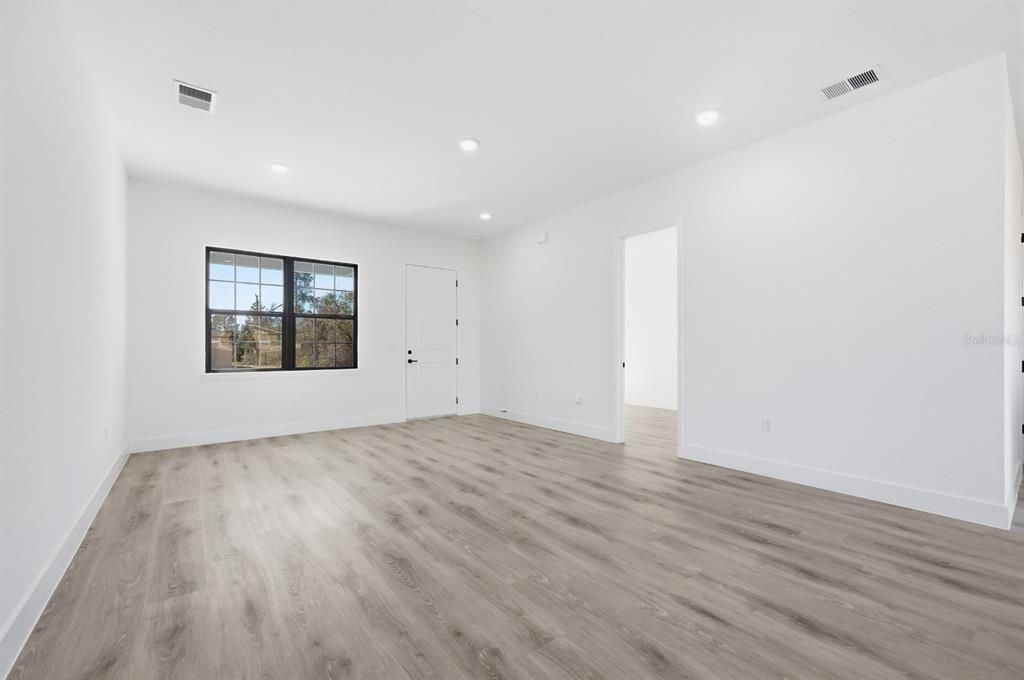 For Sale: $399,900 (4 beds, 3 baths, 2222 Square Feet)