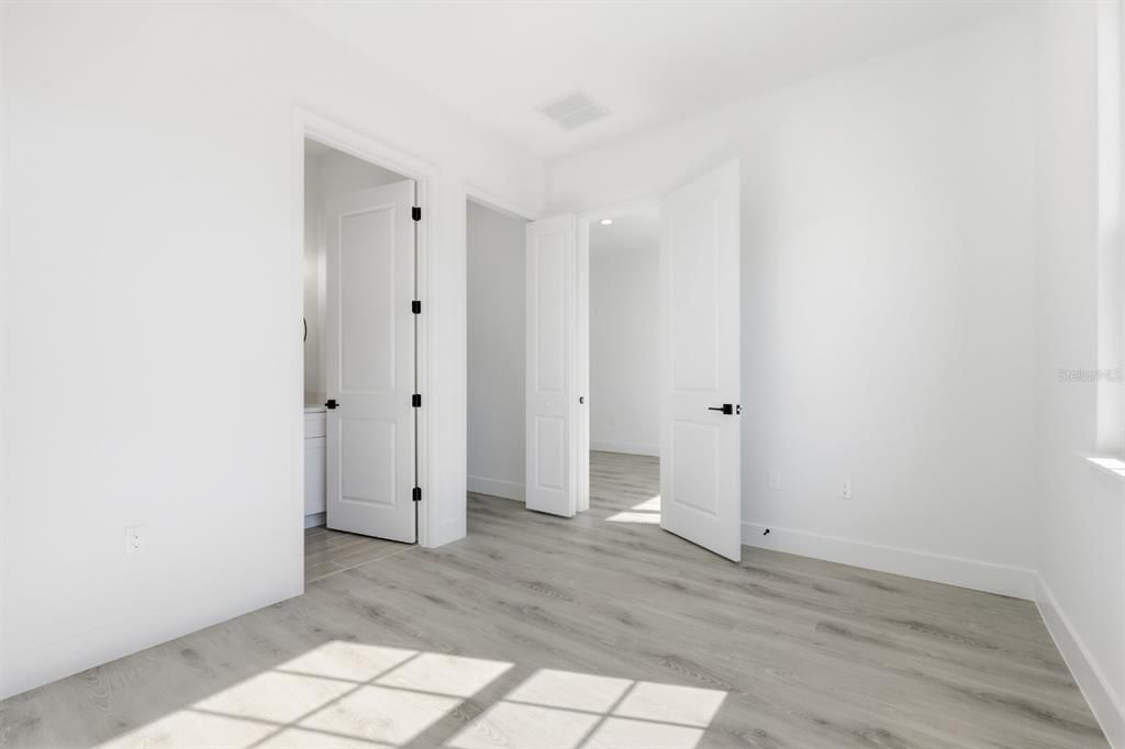 For Sale: $399,900 (4 beds, 3 baths, 2222 Square Feet)