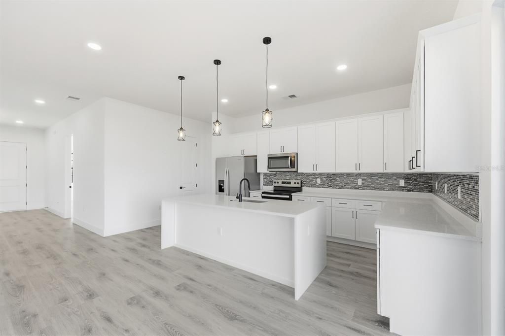 For Sale: $399,900 (4 beds, 3 baths, 2222 Square Feet)