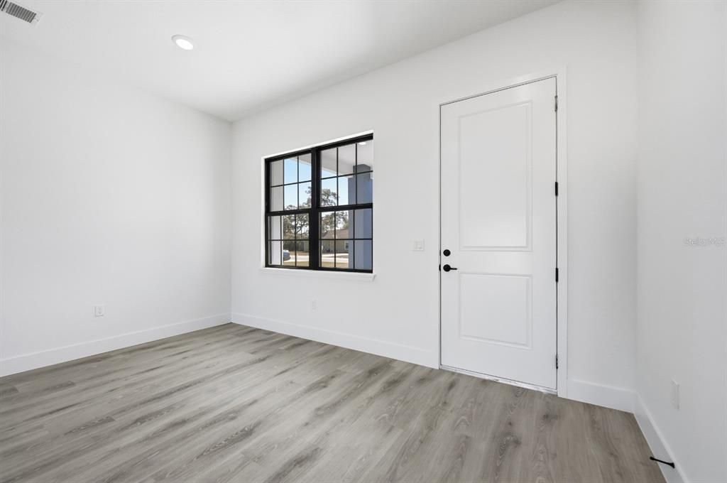 For Sale: $399,900 (4 beds, 3 baths, 2222 Square Feet)