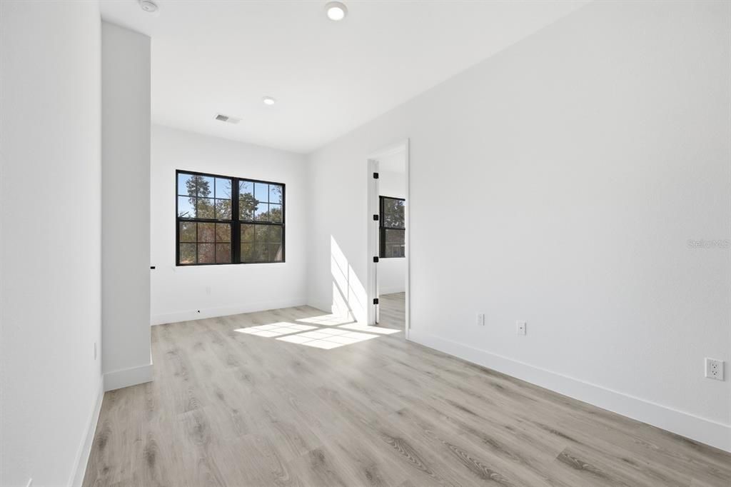 For Sale: $399,900 (4 beds, 3 baths, 2222 Square Feet)