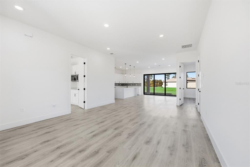 For Sale: $399,900 (4 beds, 3 baths, 2222 Square Feet)
