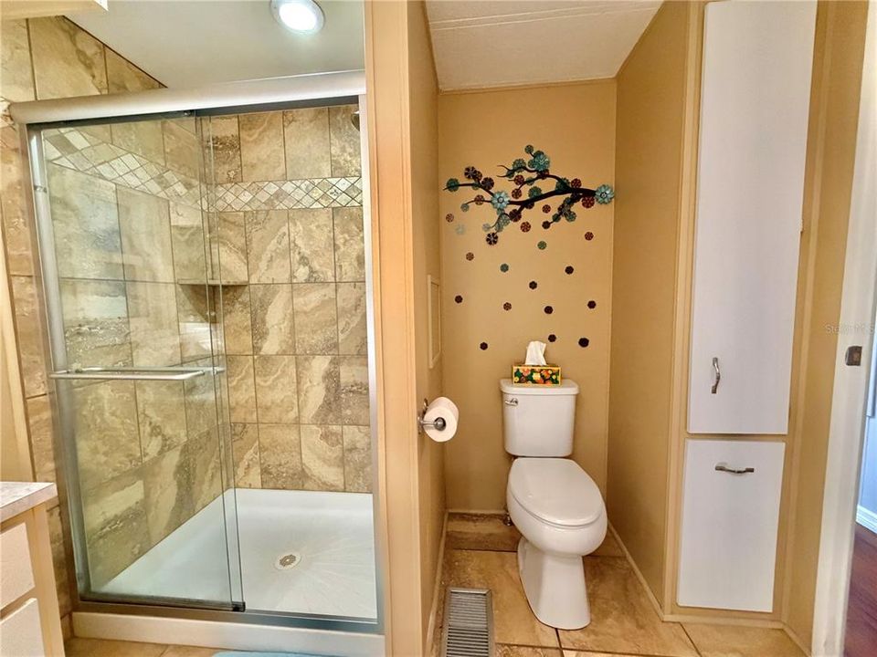 На продажу: $129,000 (2 спален, 2 ванн, 1232 Квадратных фут)