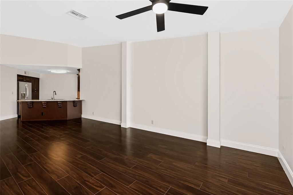 En Venta: $399,900 (2 camas, 2 baños, 1145 Pies cuadrados)