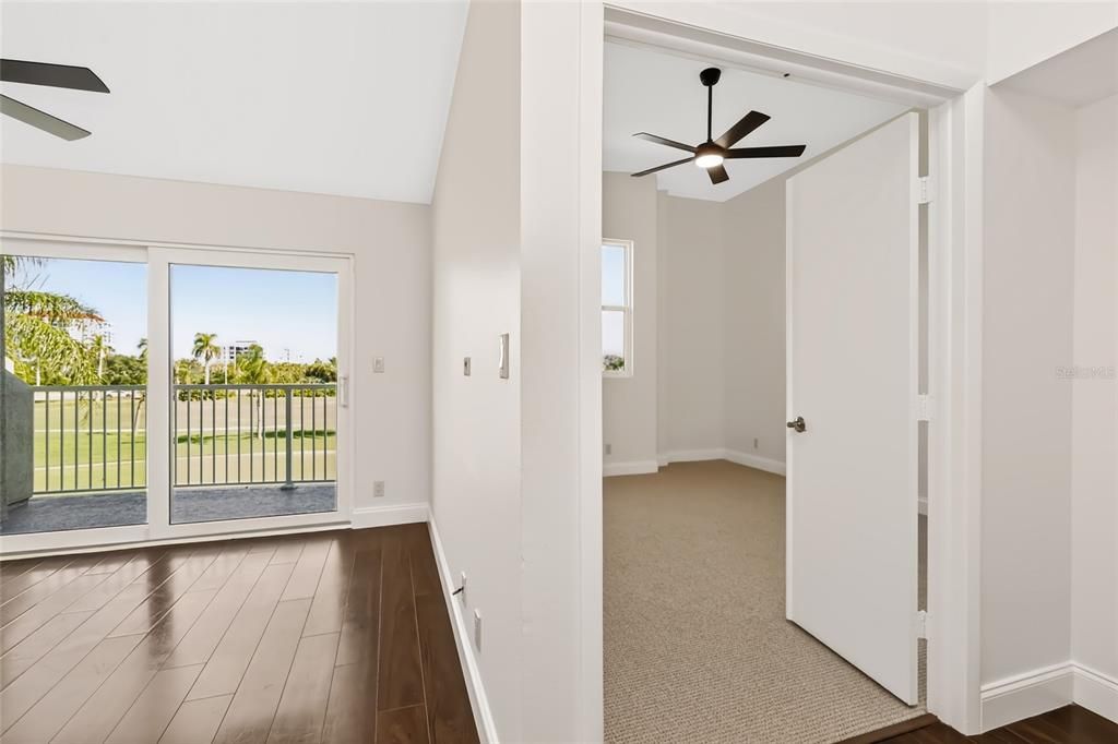 En Venta: $399,900 (2 camas, 2 baños, 1145 Pies cuadrados)