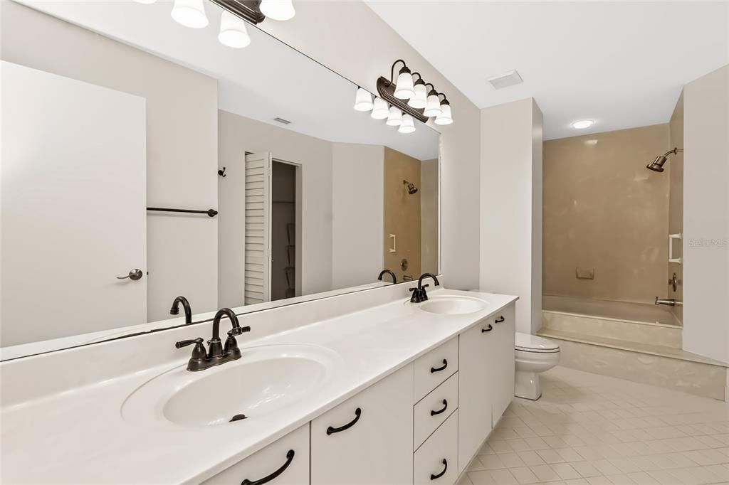 En Venta: $399,900 (2 camas, 2 baños, 1145 Pies cuadrados)