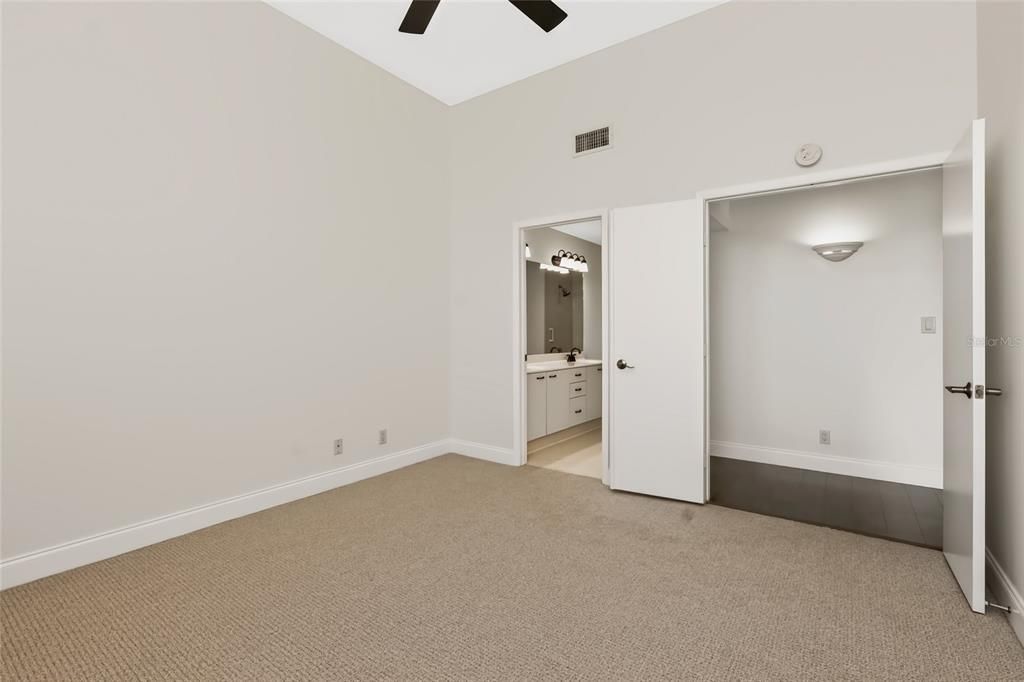 En Venta: $399,900 (2 camas, 2 baños, 1145 Pies cuadrados)