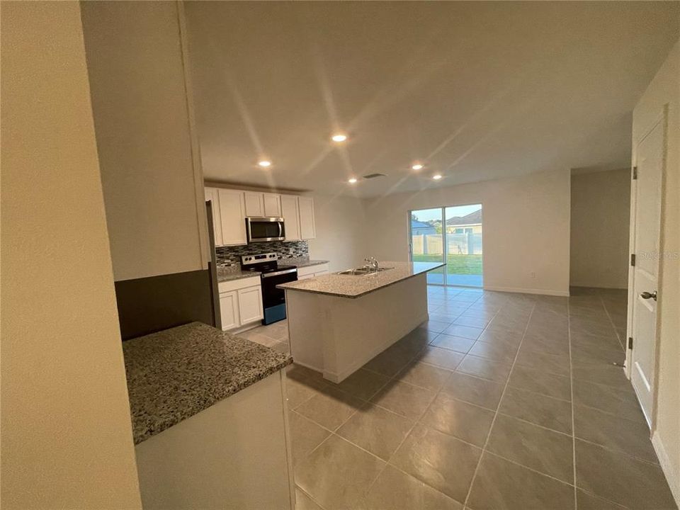 В аренду: $2,495 (4 спален, 3 ванн, 2371 Квадратных фут)