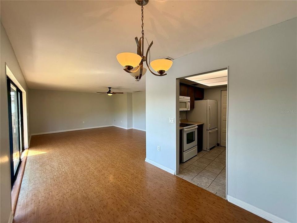 В аренду: $2,200 (2 спален, 2 ванн, 1100 Квадратных фут)