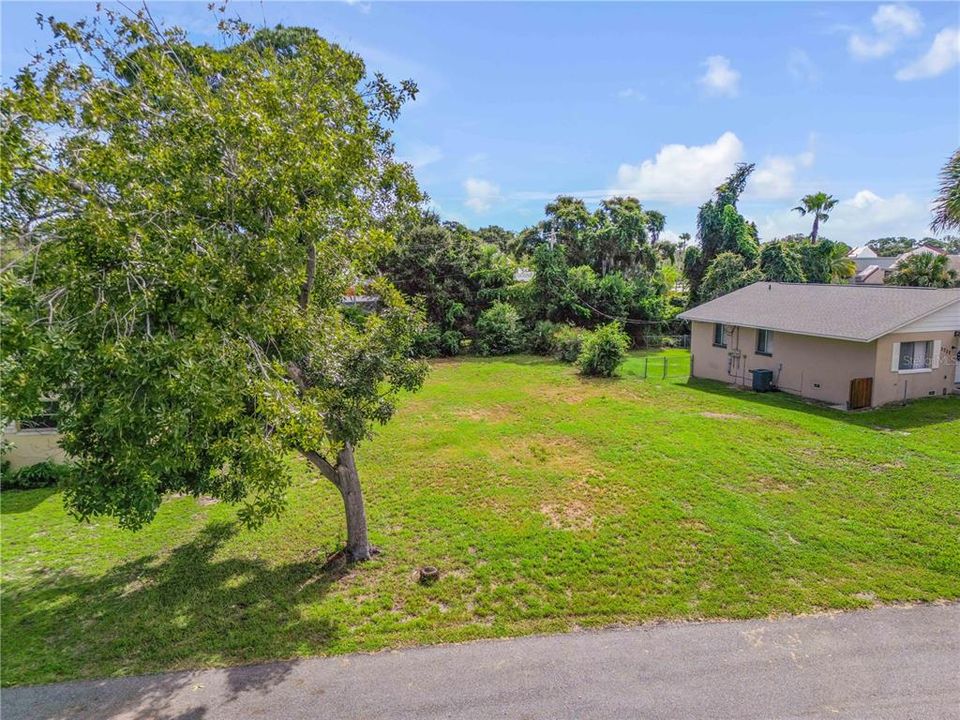 待售: $87,900 (0.26 acres)