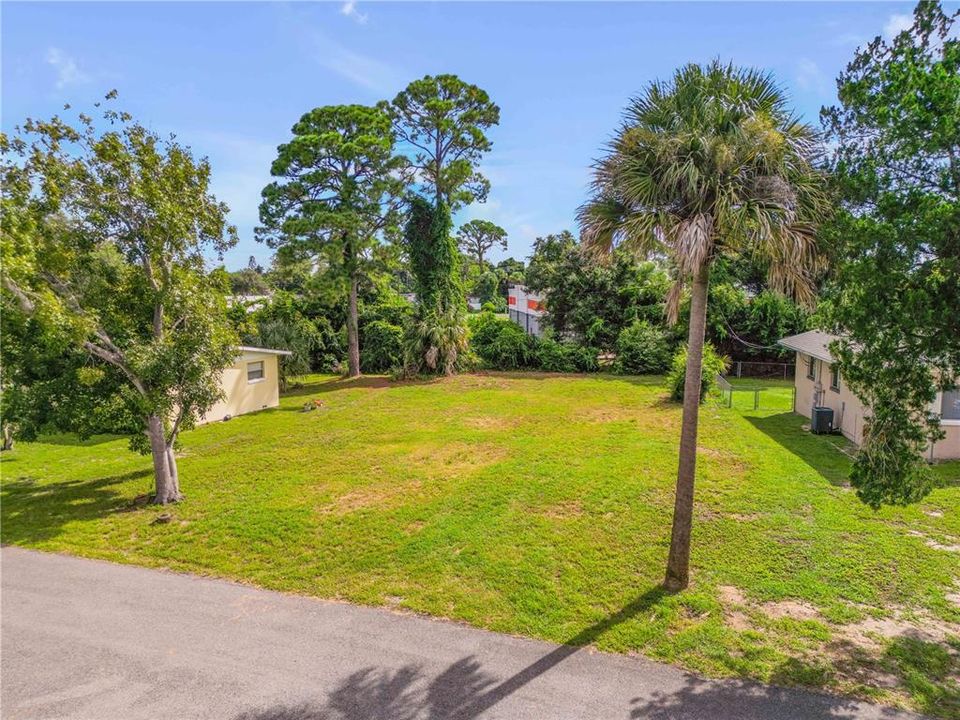 待售: $87,900 (0.26 acres)