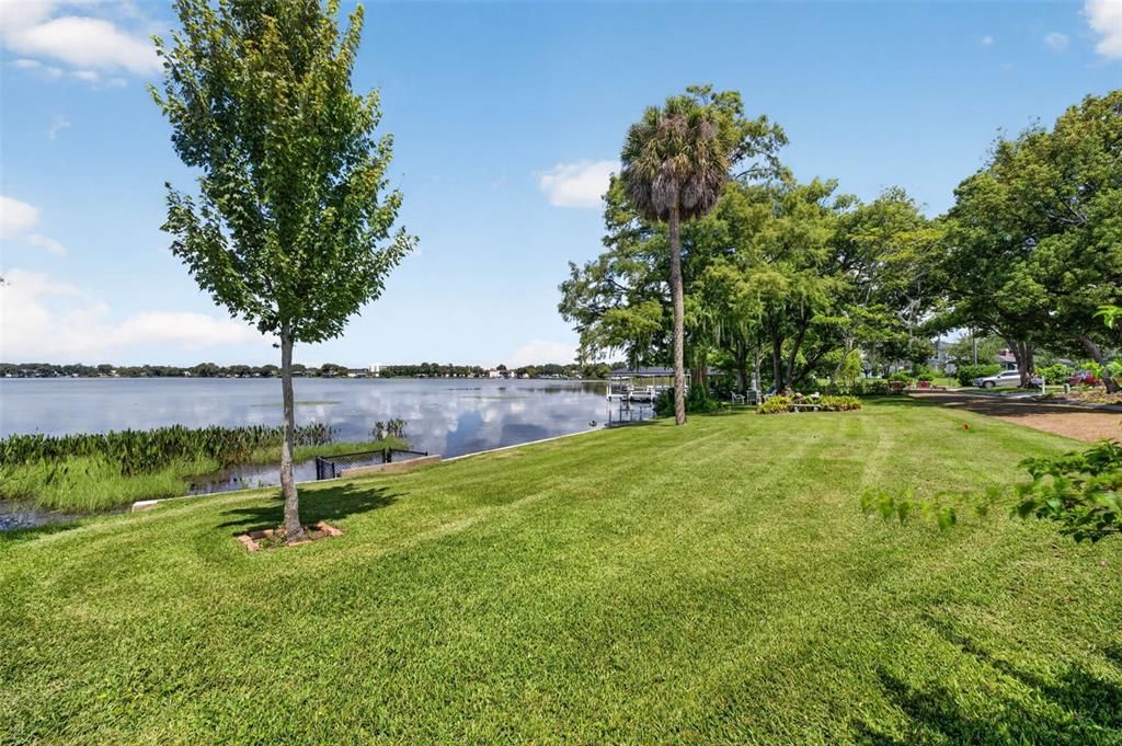 待售: $1,450,000 (0.23 acres)