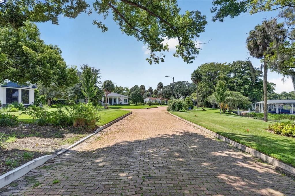 待售: $1,450,000 (0.23 acres)