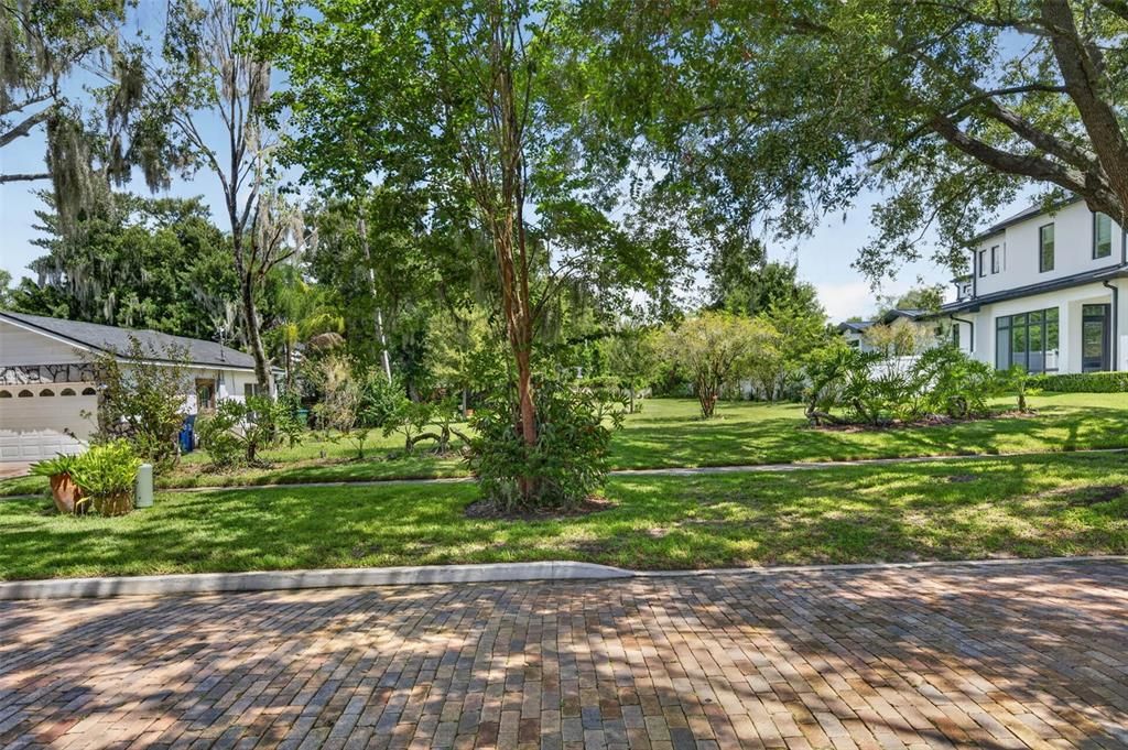 待售: $1,450,000 (0.23 acres)