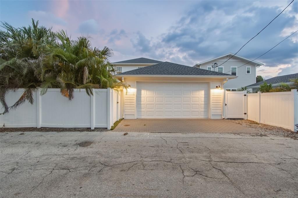 En Venta: $1,525,000 (4 camas, 3 baños, 2832 Pies cuadrados)