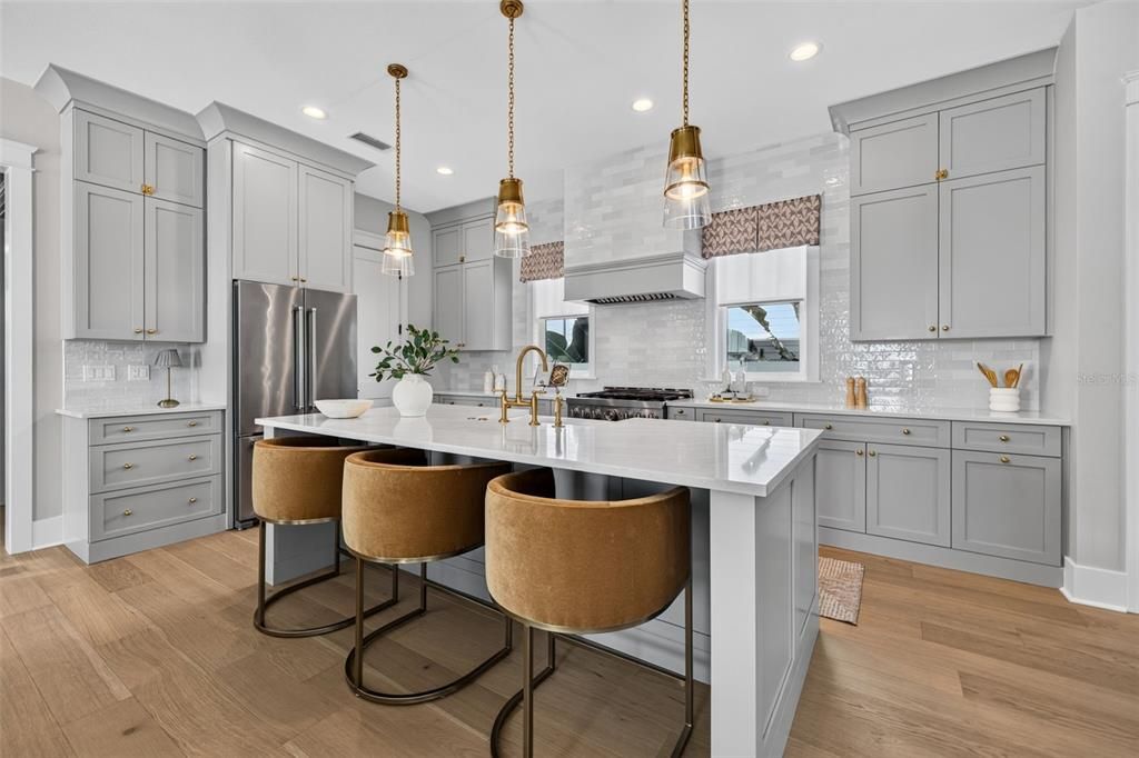 En Venta: $1,525,000 (4 camas, 3 baños, 2832 Pies cuadrados)
