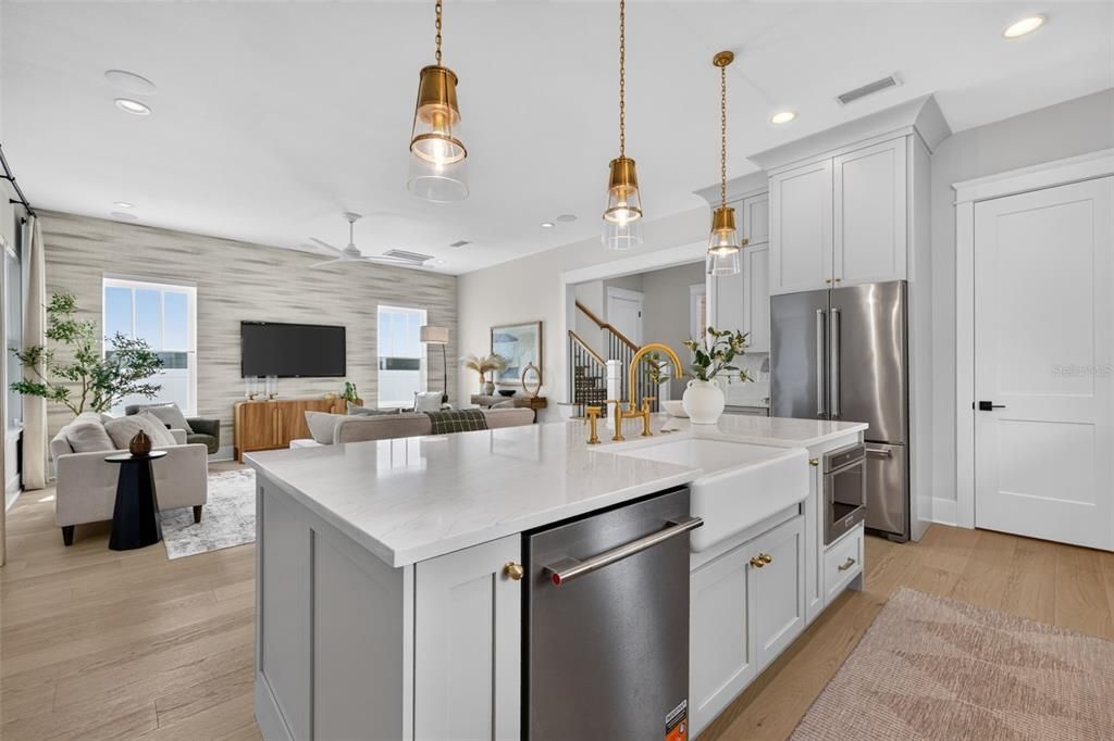 En Venta: $1,525,000 (4 camas, 3 baños, 2832 Pies cuadrados)