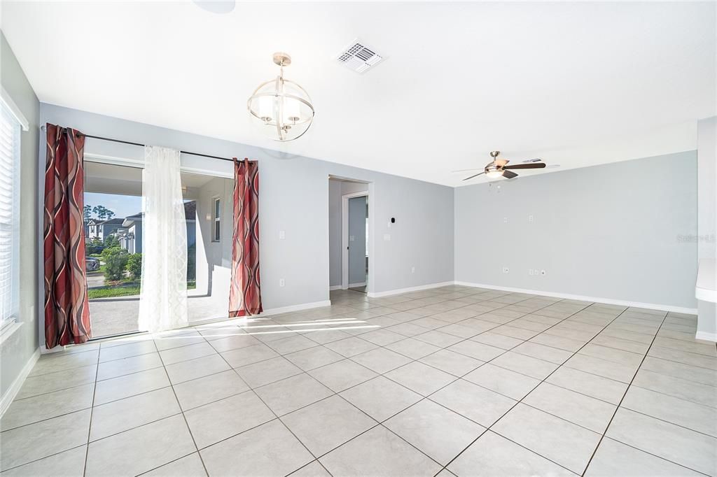 For Rent: $2,200 (3 beds, 2 baths, 1656 Square Feet)