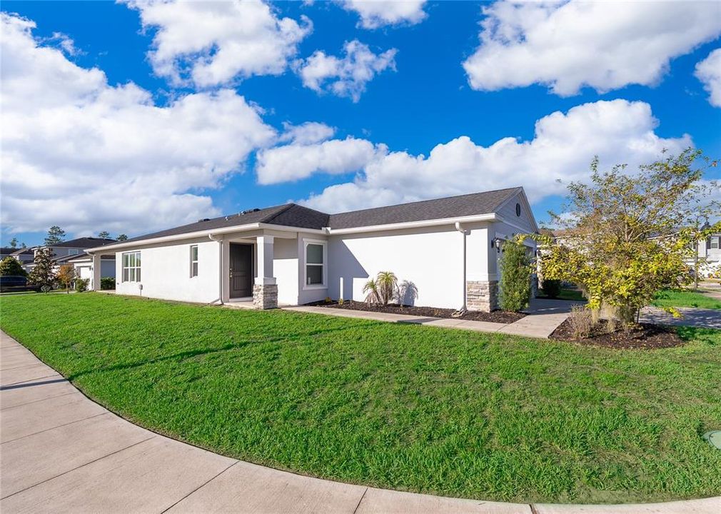 For Rent: $2,200 (3 beds, 2 baths, 1656 Square Feet)