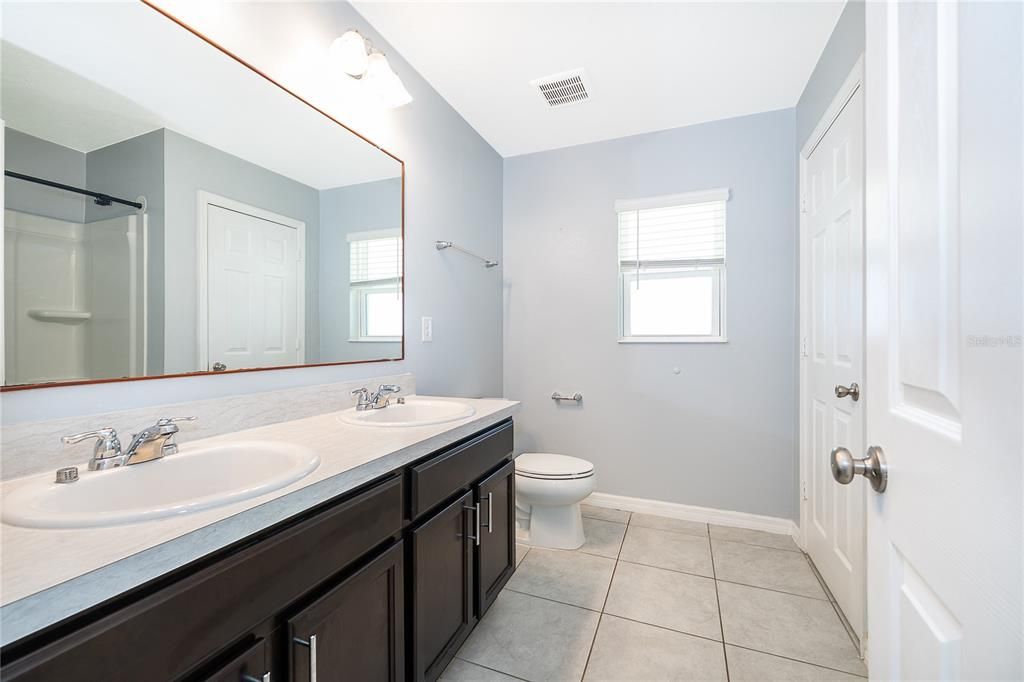 For Rent: $2,200 (3 beds, 2 baths, 1656 Square Feet)
